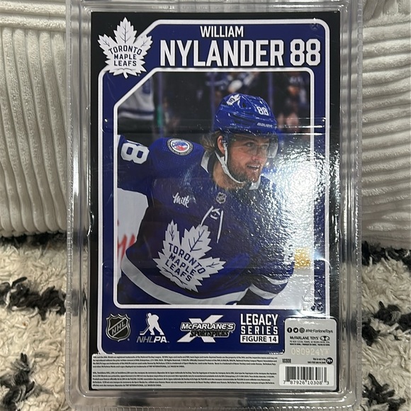 Toronto Maple Leafs Action Figure - William Nylander - NWT - Picture 4 of 5
